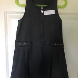 💥💥 OUR PRICE IS JUST £2 💥💥

Preloved girls school pinafore dress in grey

Age: 5 years
Brand: Next
Condition: like new hardly worn

All our preloved school uniform items have been washed in non bio, laundry cleanser & non bio napisan for peace of mind

Collection is available from the Bradford BD4/BD5 area off rooley lane (we have no shop)

Delivery available for fuel costs

We do post if postage costs are paid For (we only send tracked/signed for)

No Shpock wallet sorry