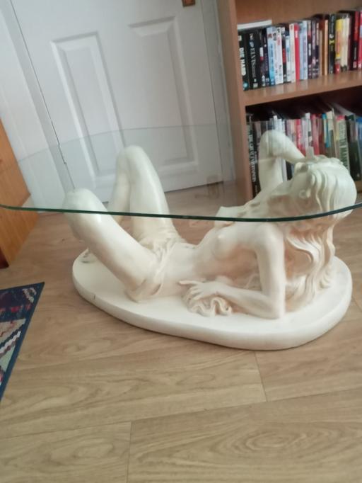 Buy & Sell Upminster Bridge East London - Photos for sculpture plate glass coffee table