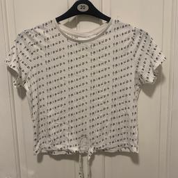 Girls ‘friends’ crop T-shirt size 12-13yrs