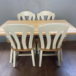 Solid wood English oak dining table with four chairs

W151 x H75 x D86 cm

£350 

Collection Rhyl or delivery locally