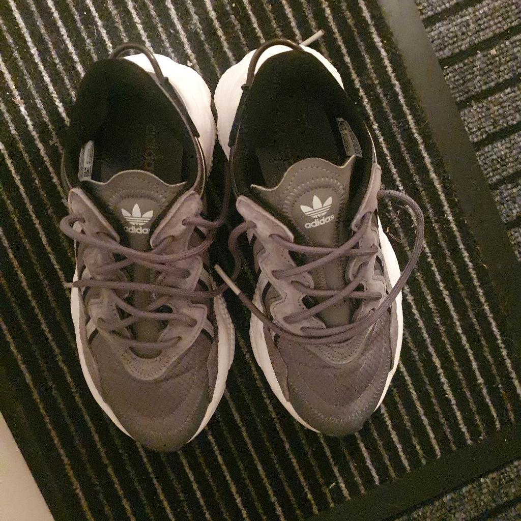 Selling a Pair of Adidas Ozweego Trainers,Size 4,Unisex,These are Excellent Condition, would like £12 NO OFFERS PLEASE NO POSTING, THANKYOU.....ABSOLUTE BARGAIN.