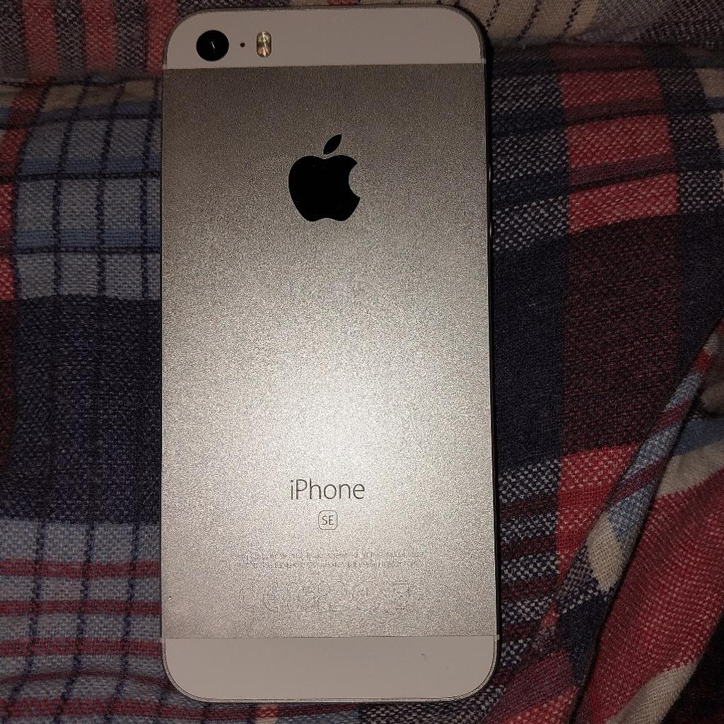 Iphone SE white very good condition no scratches marks as you can see from the pictures.i will accept the ono.