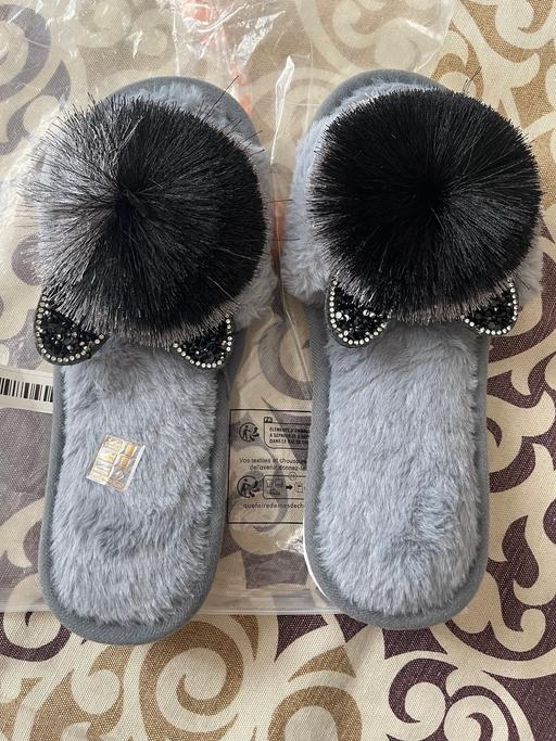 Buy & Sell East London Cann Hall - East London - Photos for Pom Pom cat house slippers