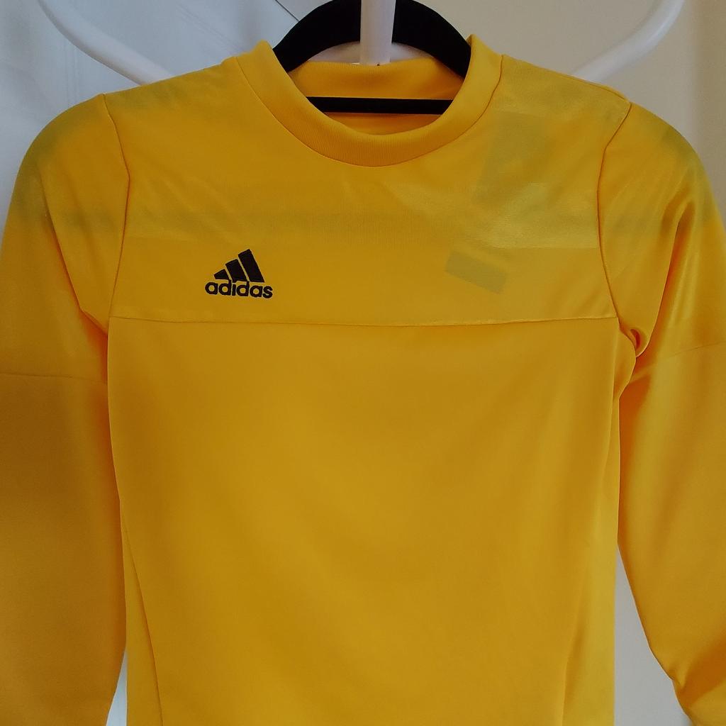 T-Shirt “Adidas“Performance

 Clima Lite Football Jerseys Maillot

Yellow Colour

 New With Tags

Actual size: cm

Length: 54 cm front

Length: 56 cm back

Length: 33 cm from armpit side

Shoulder width: 33 cm

Length sleeves: 50 cm

Volume hand: 29 cm

Volume bust: 73 cm – 75 cm

Volume waist: 71 cm – 73 cm

Volume hips: 72 cm – 74 cm

Size: 9-10 Years (UK) Eur 140 cm, US YS

Shell: 100 % Polyester

Made in Thailand