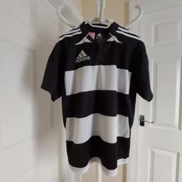 Tee-Shirt “Adidas“Performance

 Rugby Clima Cool

Jerseys Maillot

 Black White Colour

 New With Tags

Actual size: cm and m

Length: 68 cm

Length: 40 cm from armpit side

Shoulders width: 45 cm

Length sleeves: 21 cm

Volume hand: 42 cm

Volume bust: 1.05 m – 1.06 m

Volume waist: 1.03 m – 1.04 m

Volume hips: 1.00 m – 1.02 m

Size: 15-16 Years (UK)

 Eur 176 cm, US XL

100 % Polyester

Made in China