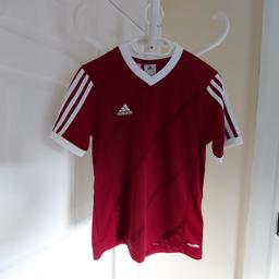 T-Shirt “Adidas“Clima Lite

Football Jerseys Maillot

 Burgundy Mix Colour

New With Tags

Actual size: cm

Length: 57 cm

Length: 36 cm from armpit side

Shoulders width: 36 cm

Length sleeves: 20 cm

Volume hand: 35 cm

Volume bust: 82 cm – 84 cm

Volume waist: 80 cm – 84 cm

Volume hips: 80 cm – 84 cm

Size: YL, 11-12 Years (UK) Eur 152, US YM

Main Material: 100 % Polyester Recycled

Made in Philippines