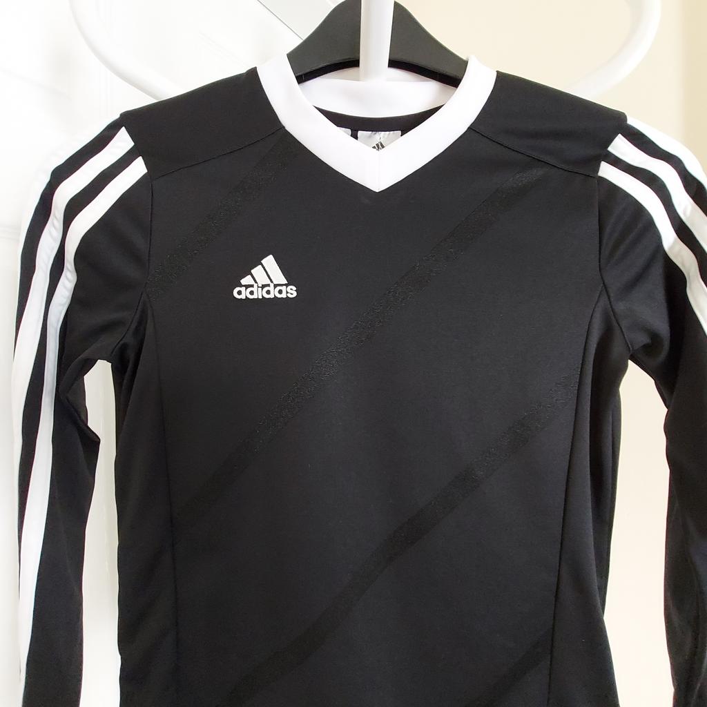 T-Shirt “Adidas“Performance

 Clima Lite Football Jerseys Maillot

 Black White Colour

 New With Tags

Actual size: cm

Length: 52 cm

Length: 32 cm from armpit side

Shoulder width: 34 cm

Length sleeves: 52 cm

Volume hand: 30 cm

Volume bust: 77 cm – 79 cm

Volume waist: 75 cm – 78 cm

Volume hips: 75 cm – 79 cm

Size: YM,10-11 Years (UK) Eur 140 cm, US YS

Main Material: 100 % Polyester

Made in Philippines