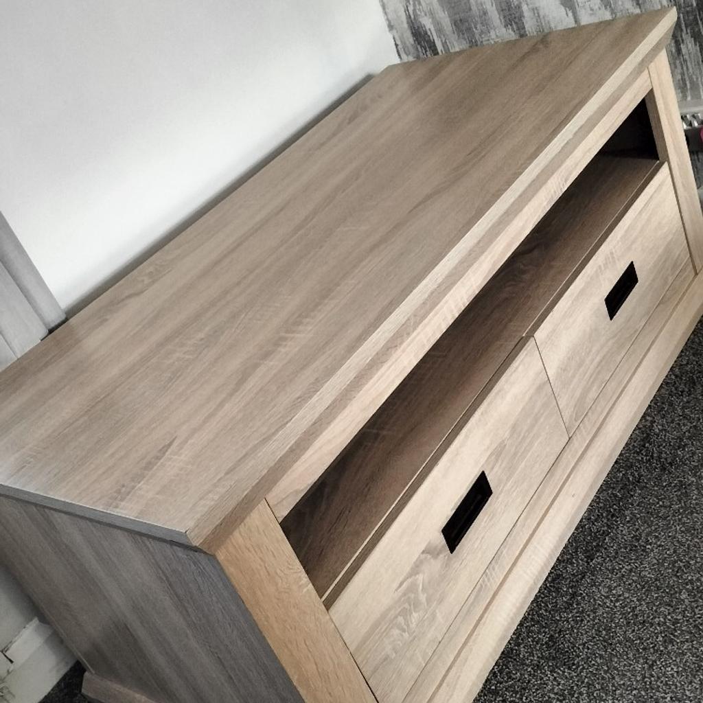 Heavy item
measures 60cm wide x 120cm length
2 drawers on sliders

Few minor stuffs on corners - hardly noticeable

from a smoke free clean home