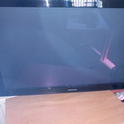 Samsung 42 inch plasma screen in good condition doesn't have a stand but comes with bracket for wall has remote to