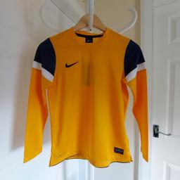 T-Shirt “Nike“Dri-Fit

Boys Garcons Authentic Football

 Yellow Mix Colour

New With Tags

Authentic Designed to the Exact Specifications of Championship Athletes

Actual size: cm

Length: 59 cm

Length: 37 cm from armpit side

Shoulder width: 34 cm

Length sleeves: 52 cm

Volume hand: 30 cm

Volume bust: 80 cm – 82 cm

Volume waist: 80 cm – 84 cm

Volume hips: 82 cm – 84 cm

Size: M, 10 - 12 Years (UK) Eur 137 – 147 cm

100 % Polyester

Exclusive of Decoration

Made in Thailand