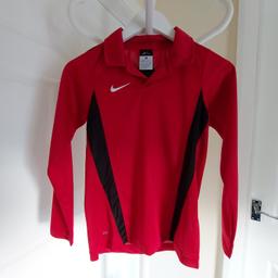 Shirt “Nike“Dri-Fit

Boys Garcons Football

Dark Red Black Colour

New With Tags

Actual size: cm

Length: 56 cm

Length: 39 cm from armpit side

Shoulder width: 29 cm

Length sleeves: 54 cm

Volume hand: 30 cm

Volume bust: 74 cm – 75 cm

Volume waist: 75 cm – 78 cm

Volume hips: 75 cm – 78 cm

Size: S, 8-10 Years (UK) Eur 128-140 cm

Body: 100 % Polyester

Mesh: 100 % Polyester

Exclusive of Decoration

Made in Egypt