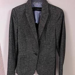 Hi and welcome to this beautiful looking style ladies Zara Basic Wool Blend Jacket Blazer Size XS in perfect condition thanks