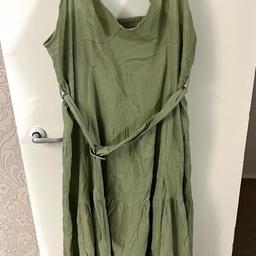 Hi and welcome to this beautiful looking ladies ASOS Design Curve Sleeveless Cami Midi Dress Size Uk 22 new without tags tried once only thanks