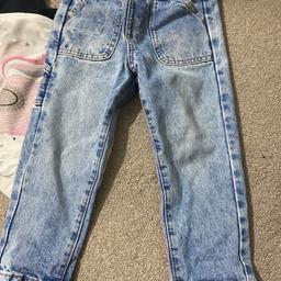 Brand new denim jeans 
2-3 years old 
I would say for boys but can wear for girls too 
Don’t have tag with it