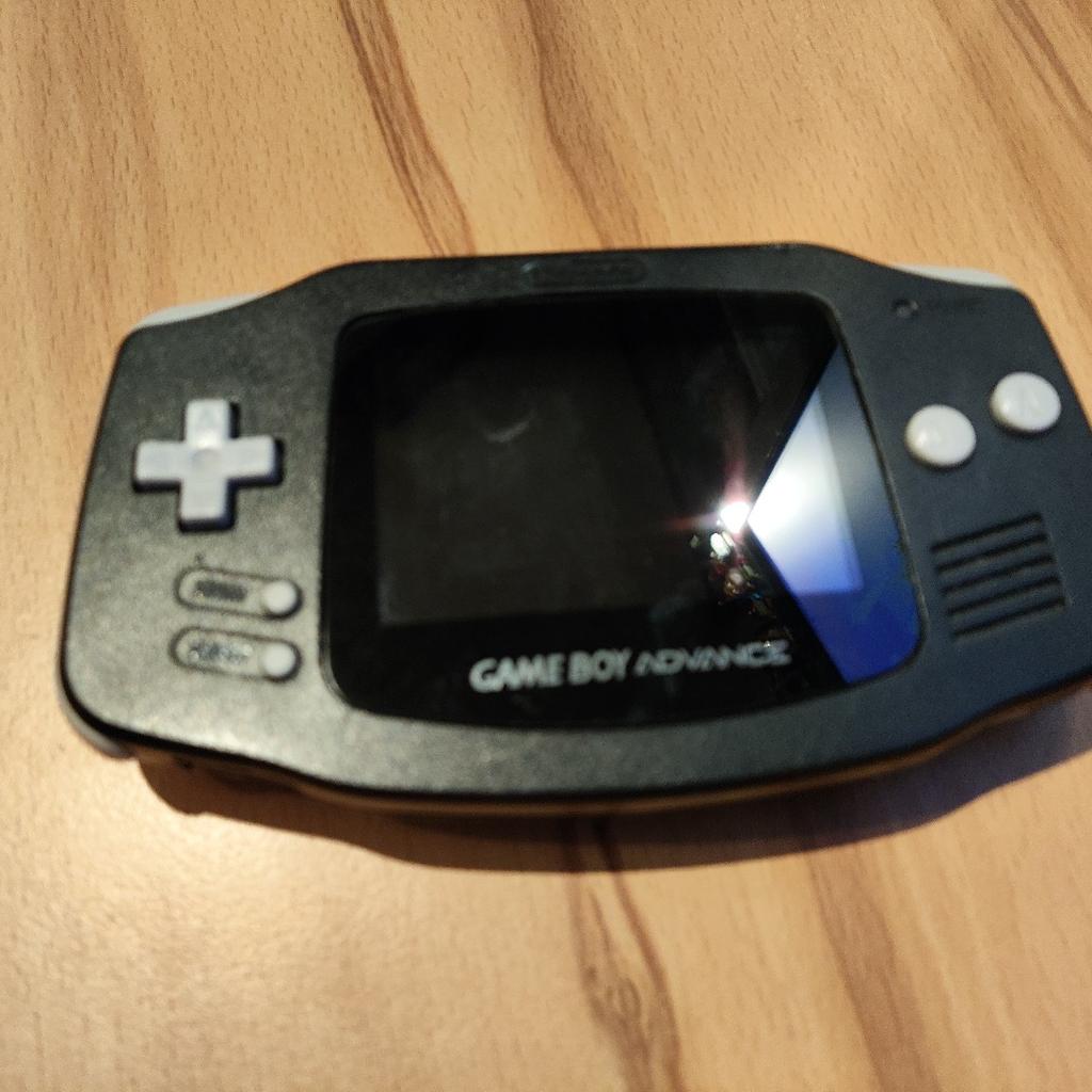 Verkauft wird ein umgebauter GameBoy Advance mit ags 101 Hintergrundbeleuchtung vom Gameboy SP.