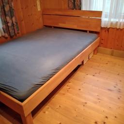 Verkaufe Bett mit Holzgestell, Lattenrost und Matratze 1,40m breit.

Das Bett kann innerhalb von Saalfelden und Umgebung gratis zugestellt werden!