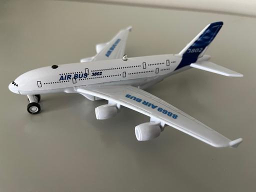 Buy & Sell North Yorkshire Harwood Dale - North Yorkshire - Photos for BOEING AIRBUS 3802 MODEL PLANE