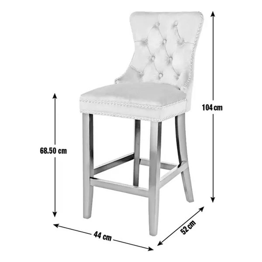 Princess Stud Bar Stool - Charcoal all brand new in box and we can deliver local
This Princess Stud bar stool plenty of indulgent flourishes to make it fit for. . . Well a princess! We're talking studded detailing, tufted buttoning and even a decorative ring pull back!
The solid wood frame of the stool ensures it a sturdy choice, whilst its matt velvet finish and luxurious padding makes it every bit graceful. Your breakfast bar will never look so good!
1 chair supplied.
Size H103.5, W44.5, D55cm