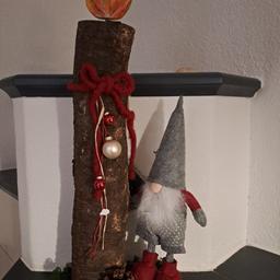 Schöne Weihnachtsdeko mit Kerze(Holz), mit Wichtel, Höhe 85 cm, 20€, vorzugsweise Selbstabholung!
