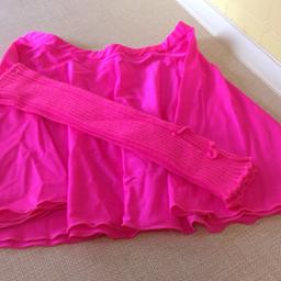 Starlite Dancewear Lycra circular Skirt.
Size MA, in Fluor Pink.
As a guide to fit average young person of Size UK 8-12.

In excellent condition, worn once, and from a smoke free home.