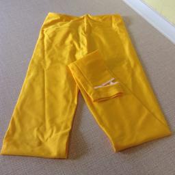 Starlite Dancewear Lycra Leggings with stirrup at foot.
Size 3, in Yellow.
As a guide to fit average young person of Size UK 8-10.

In excellent condition, worn once, and from a smoke free home.