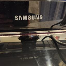 Samsung

7 gleiche Flachbildfernseher Samsung 26" mit Fernbedinung smart fähig HDMI USB PC anschluss möglich siehe Bilder zu je 80 Euro mit standfuß