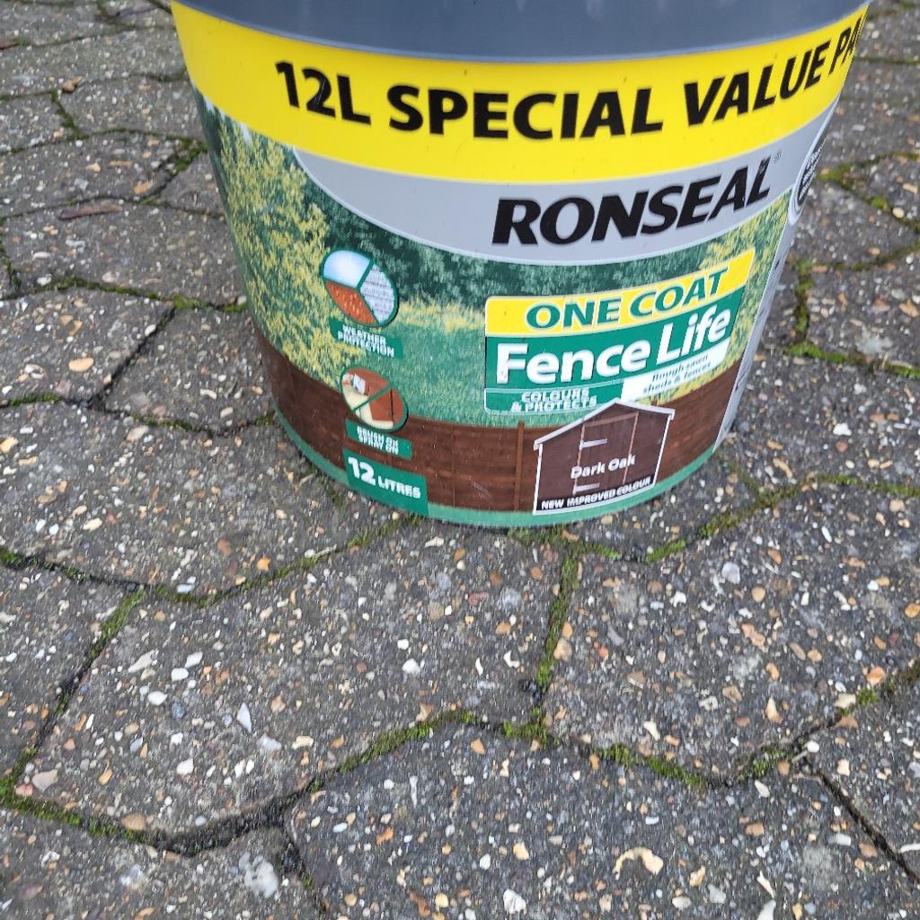 2x Brandnew Ronseal 1 coat Fence life in a Dark Oak. Left over from a job unopened.
Rrp £27-£33
Selling for£20 each or £35 for both of them.
Any Offers or questions