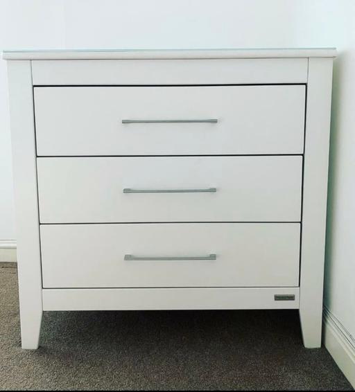 Buy & Sell Hertfordshire Hertsmere - Photos for Chest of drawers - Ivory colour £199