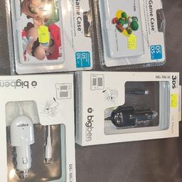 Verkaufe 2 neue Original verpackte Ladegeräte für die Nintendo DS Reihe, und 2 Game Cases