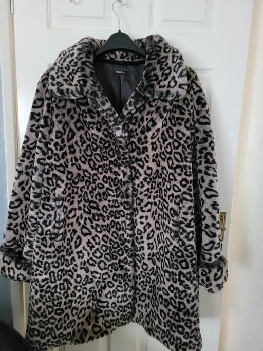 Buy & Sell Warwickshire Nuneaton and Bedworth - Photos for ladies luxurious fur coat size M 14/16