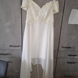 Verkaufe neuwertiges Brautkleid 40,frisch gereinigt,lt.Fotos,kann gerne probiert werden, €30