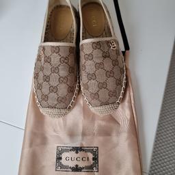 Neue unbenutzte Gucci Schuhen.
Schuhgröße 38
