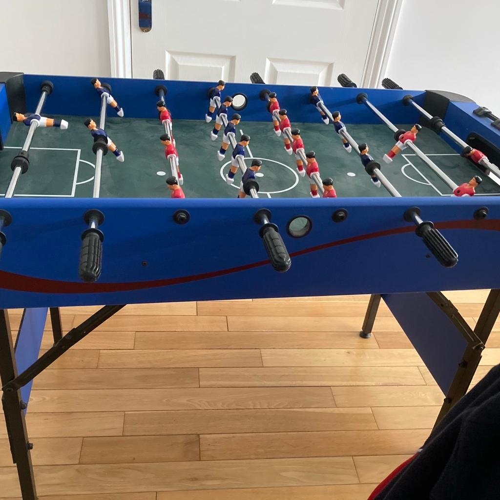 Football table. Damaged on corner. Does need a ball. Foldable
Length 4ft
Width3ft including handles
Height 2ft 9 inches