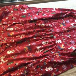 Girls Christmas dress 
Size 10 years
Will post if required