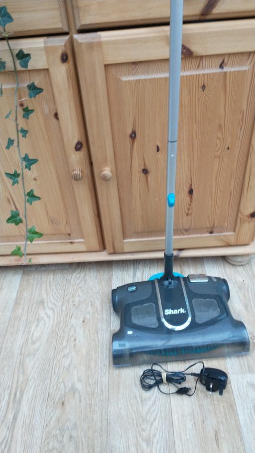 Buy & Sell South Yorkshire Barnsley - Photos for SHARK RECHARGEABLE 'HOOVER'