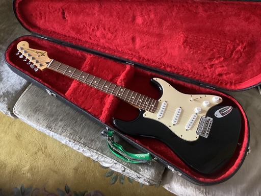 Buy & Sell North West London Cricklewood - North West London - Photos for Fender Mexican Strat & hard case