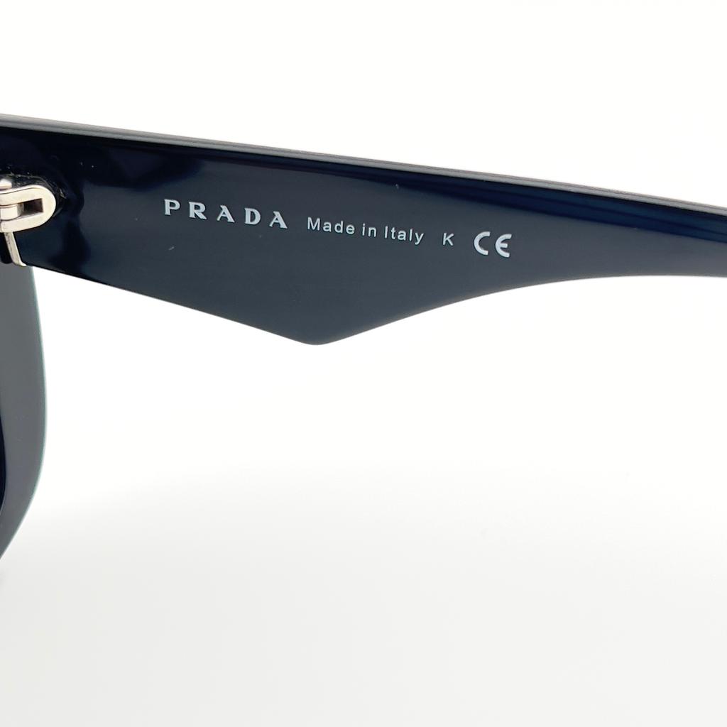 Prada Oversized Sunglasses in Black

These Prada sunglasses have been worn a few times, but are still in excellent condition with only a light scratch on the frame almost unnoticeable!
Unfortunately, the box is no longer available.
