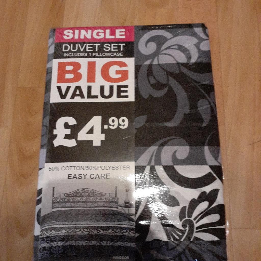 brandnew single duvet set black / white paid £4 99 will take £3