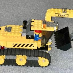 Raupenbagger von Lego City in sehr gutem Zustand, komplett mit Spielfigur und Anleitung. Einwandfreier Zustand aus Nichtraucherhaushalt. Versand ist möglich.