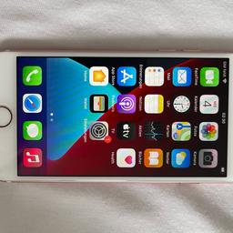 Das Apple iPhone 7 in Roségold mit 32GB Speicherkapazität ist ein gebrauchtes Smartphone ohne Vertrag und Simlock. Der Candy Bar-Stil und das 4,7 Zoll große Display machen das iPhone zu einem kompakten Begleiter.


Mit einer Kameraauflösung von 12 Megapixeln und einem Quad Core-Prozessor bietet das iPhone 7 eine starke Leistung. Das Betriebssystem iOS und der Apple A10 Fusion Chipsatz garantieren eine reibungslose Nutzung. Bluetooth, 4G, Wi-Fi und NFC sorgen für eine schnelle Konnektivität. Das Smartphone ist frei ab Werk und hat 2GB RAM.


Batterieleistung liegt noch bei 90% (siehe Foto). Versandkosten kommen oben drauf, je nach Wunsch des Käufers bzgl. Versicherter Versand.


Unten am Handy ist ein ganz kleiner Riss drin (siehe erstes Bild). Dieser ist aber nicht auf dem Bildschirm und beeinträchtigt die Bedienung des Handys nicht!


Keine Rücknahme & keine Garantie.
