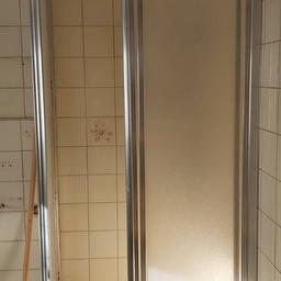 Dusche aufgrund von Hausräumung zu verschenken; es können auch nur einzelne Teile wie z.B. Duschwände oder Armaturen mitgenommen werden.

Wichtig: Die Sachen müssen selbständig abmontiert und mitgenommen werden

Abholung in Schwarzenberg