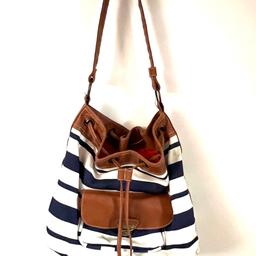 Hi and welcome to this gorgeous looking style wide space ladies Atmosphere Striped Shoulder Handbag in perfect condition thanks