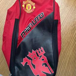 *advertising for friend
Manchester United football / rugby boots bag.
Good condition.