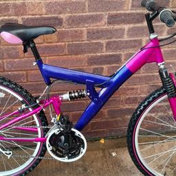 full suspension 26 inch wheels 18 speed mountainbike everything works tyres as new any trial ride away
50 O N O