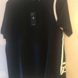 verkaufe ein G-Star Shirt in Gr XL, unisex, schwarz/weiß, neu mit Etikett

Versand gerne möglich