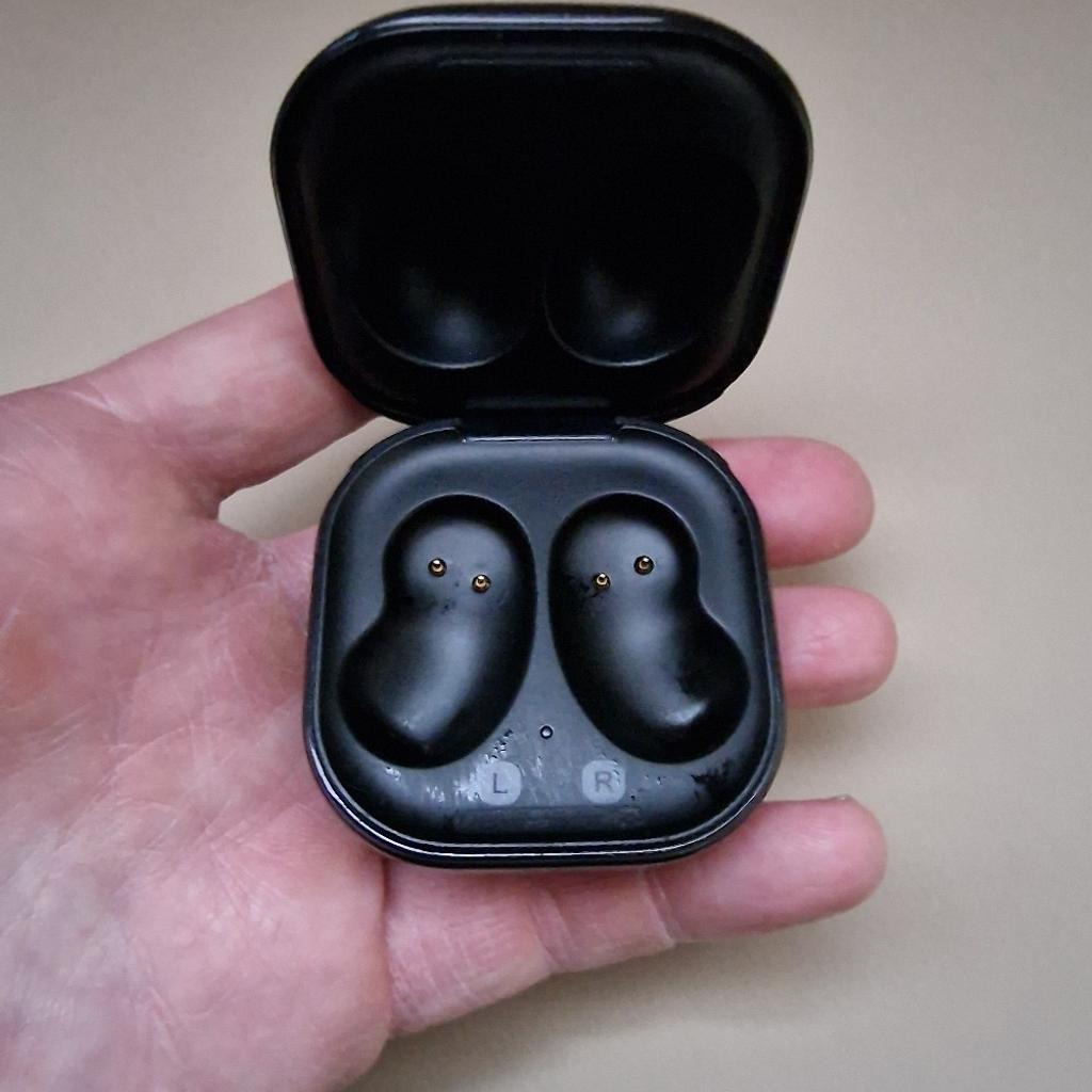 Samsung Galaxy Buds Pro SM-R190 Charging Case in RM15 Kenningtons für £ ...