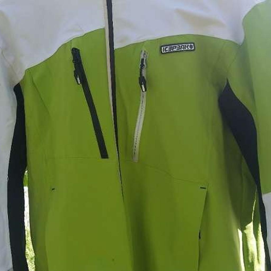 Zustand

Wie neu

Info
Farbe Hellgrün kombiniert mit weiß und schwarz
Kompletter Ski- Anzug
Damen Schi Overall
Marke Ice peak
jacke und Hose Gr S 48
Gr Medium bei Männern
Gr XL bei Frauen