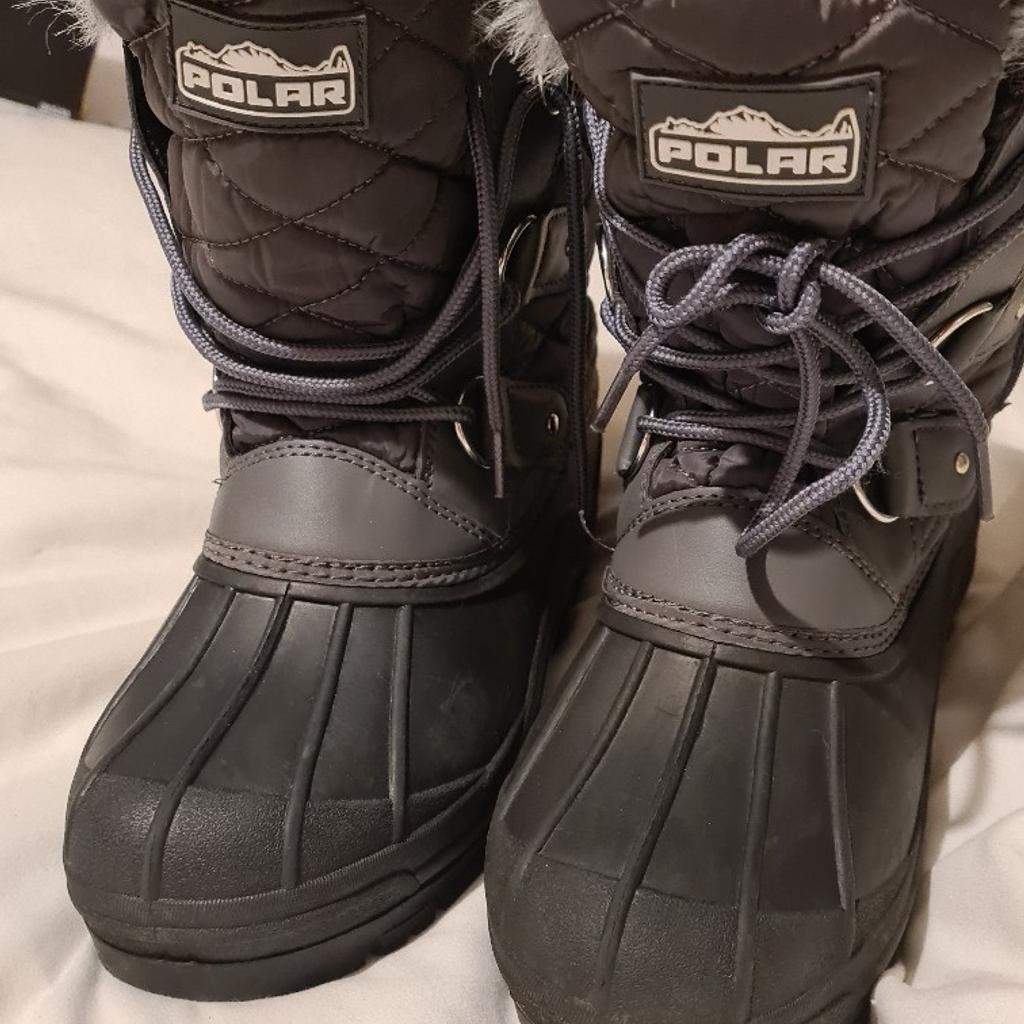 Polar grey duck boots snow boots zip fastening superb barely used condition uk5 eu38 1st 2c will buy
