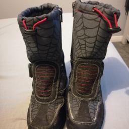 Marvel Spiderman Snow Boots
Size 11 kids
Black grey and red
Fleece lined
Full side zip
In good used condition
Collection from Sedgley DY3