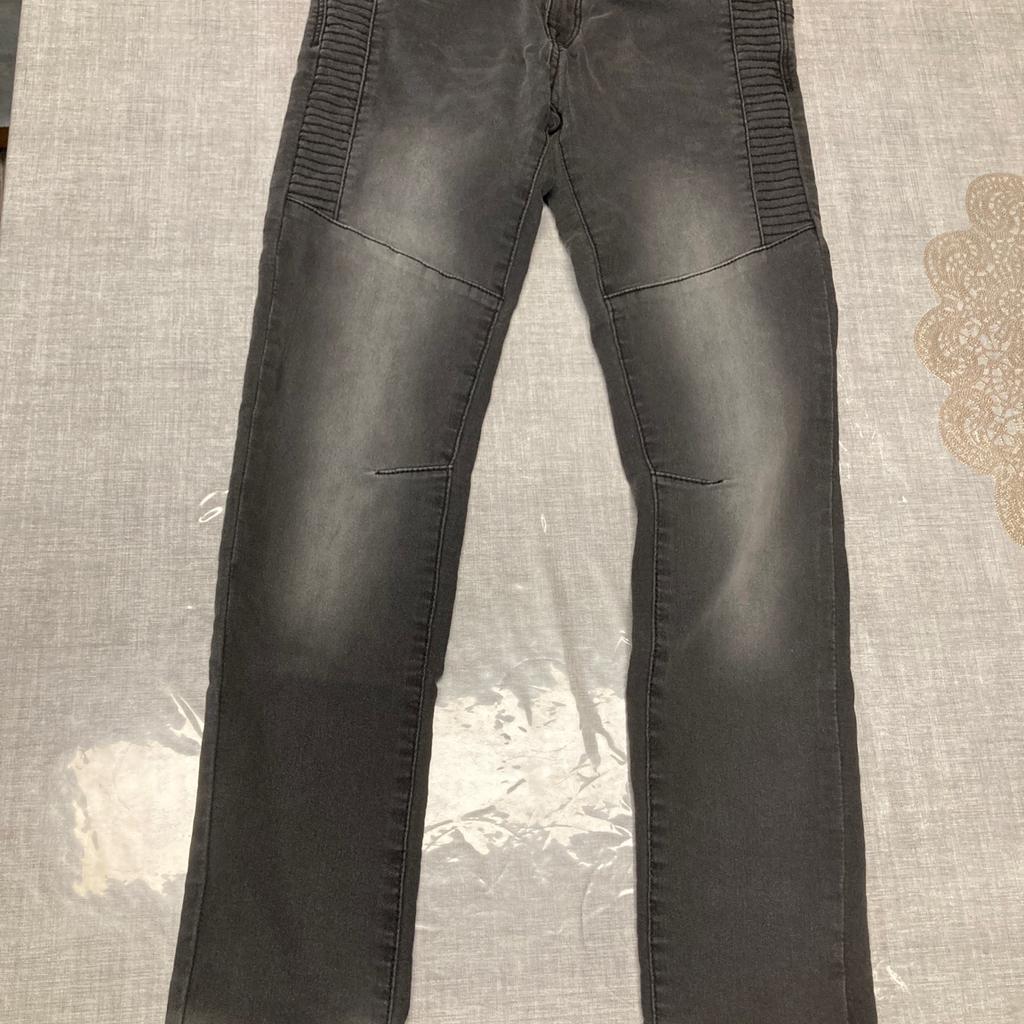 Jeans, dunkel, enger Schnitt, Gr. 164, von Takko